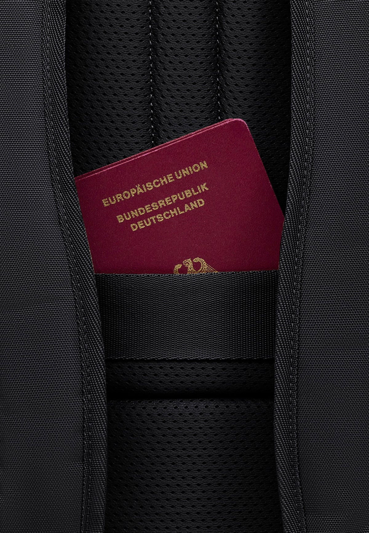 Johnny Urban Finn Medium Black Rucksack