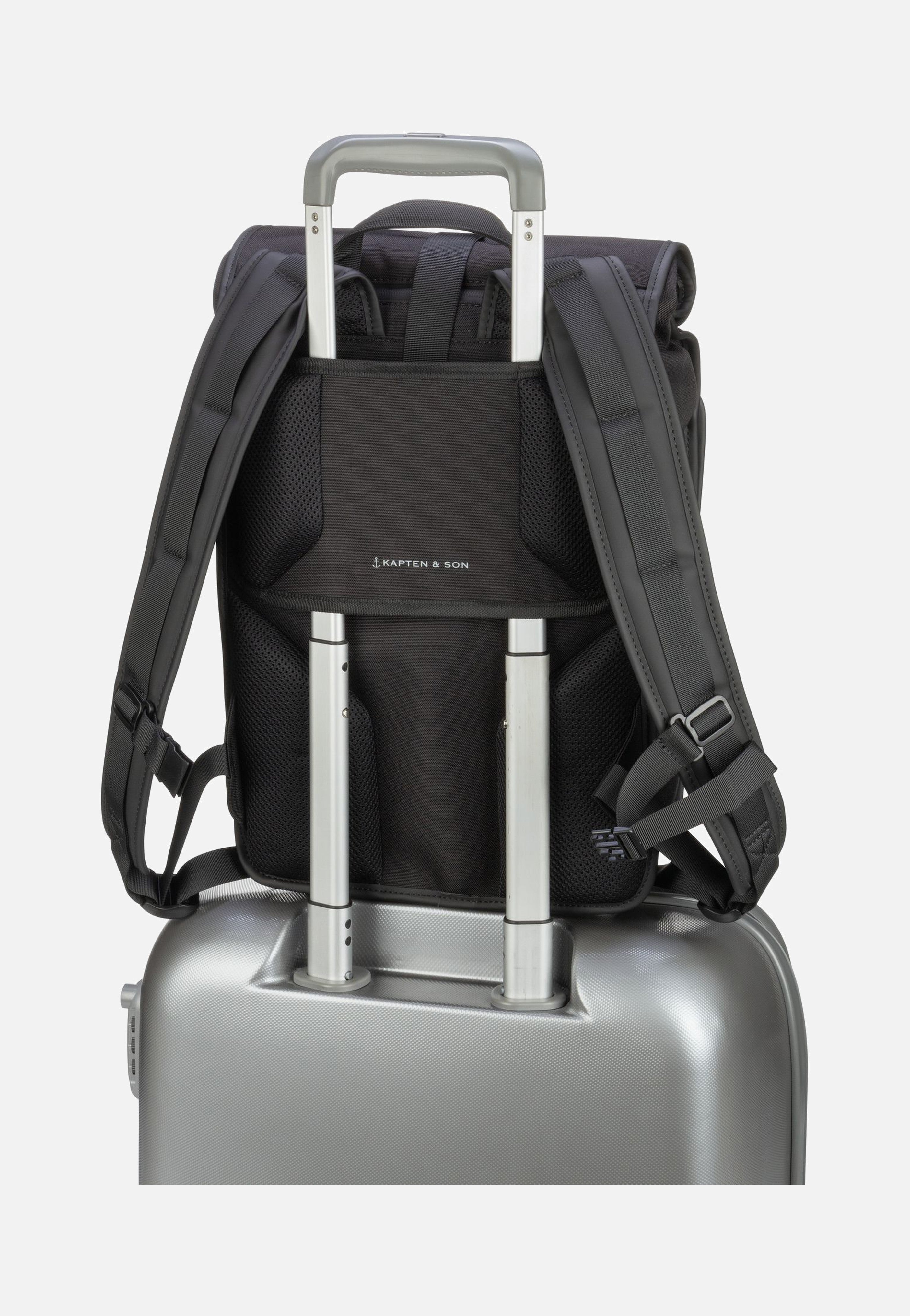 Kapten & Son - Lund Pro All Black - Rolltop Backpack | Neutral-Image