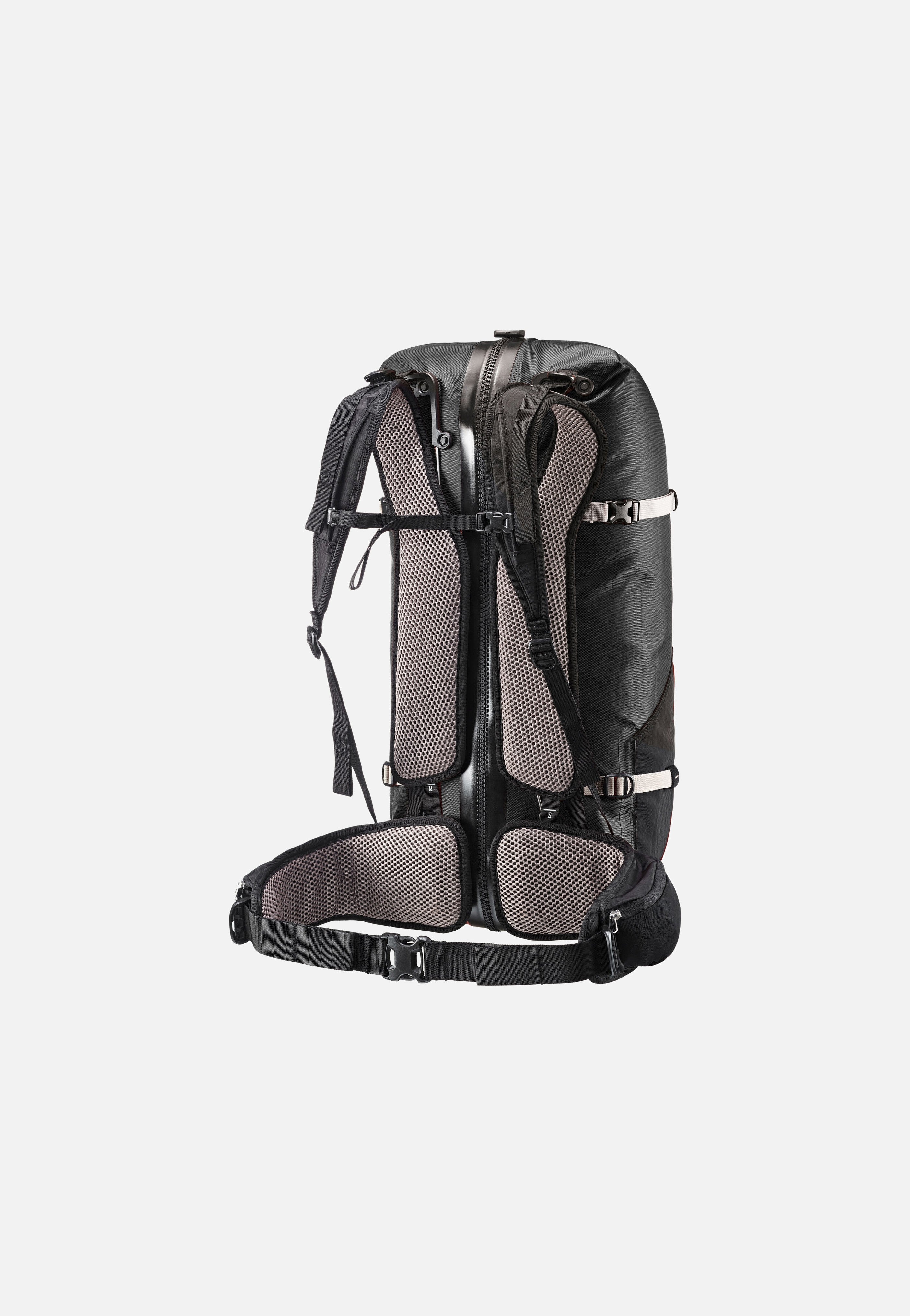 ORTLIEB - Atrack 45L Schwarz - Travel Backpack | Neutral-Image
