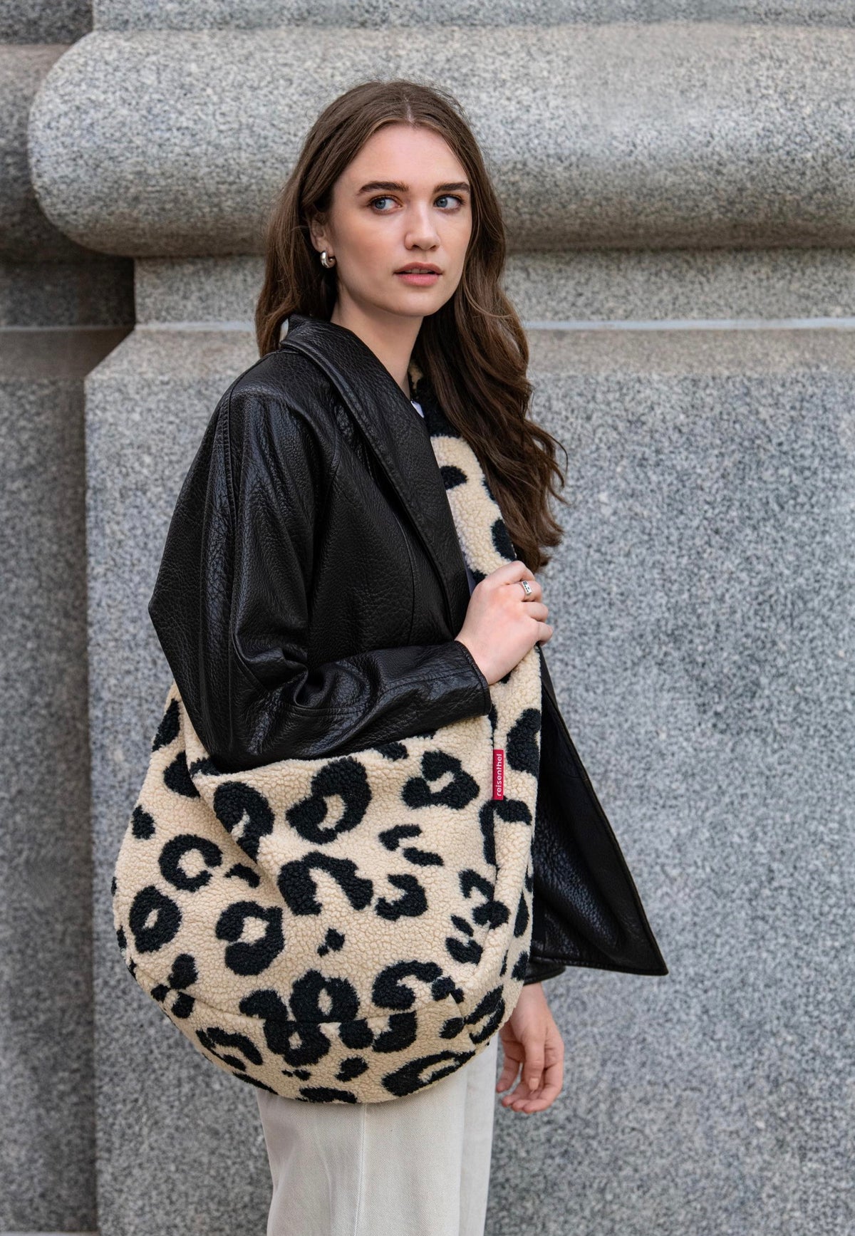 reisenthel Moonbag Teddy Leo Cream Hobo Bag