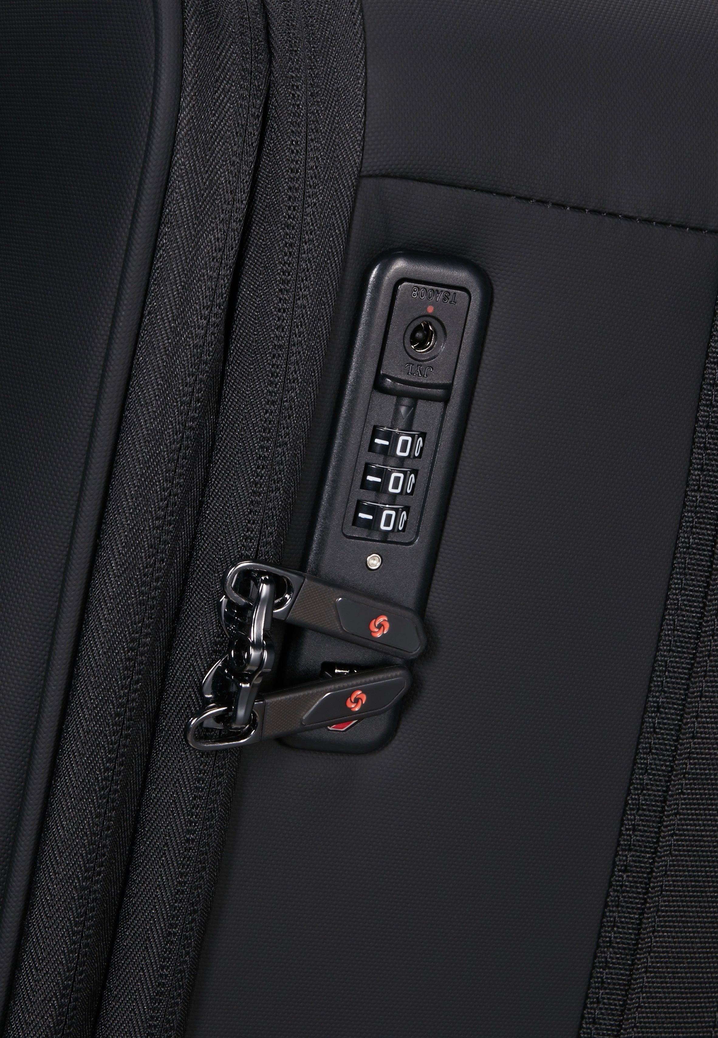 Samsonite Glazed Spinner 67/24 Exp Black Suitcase