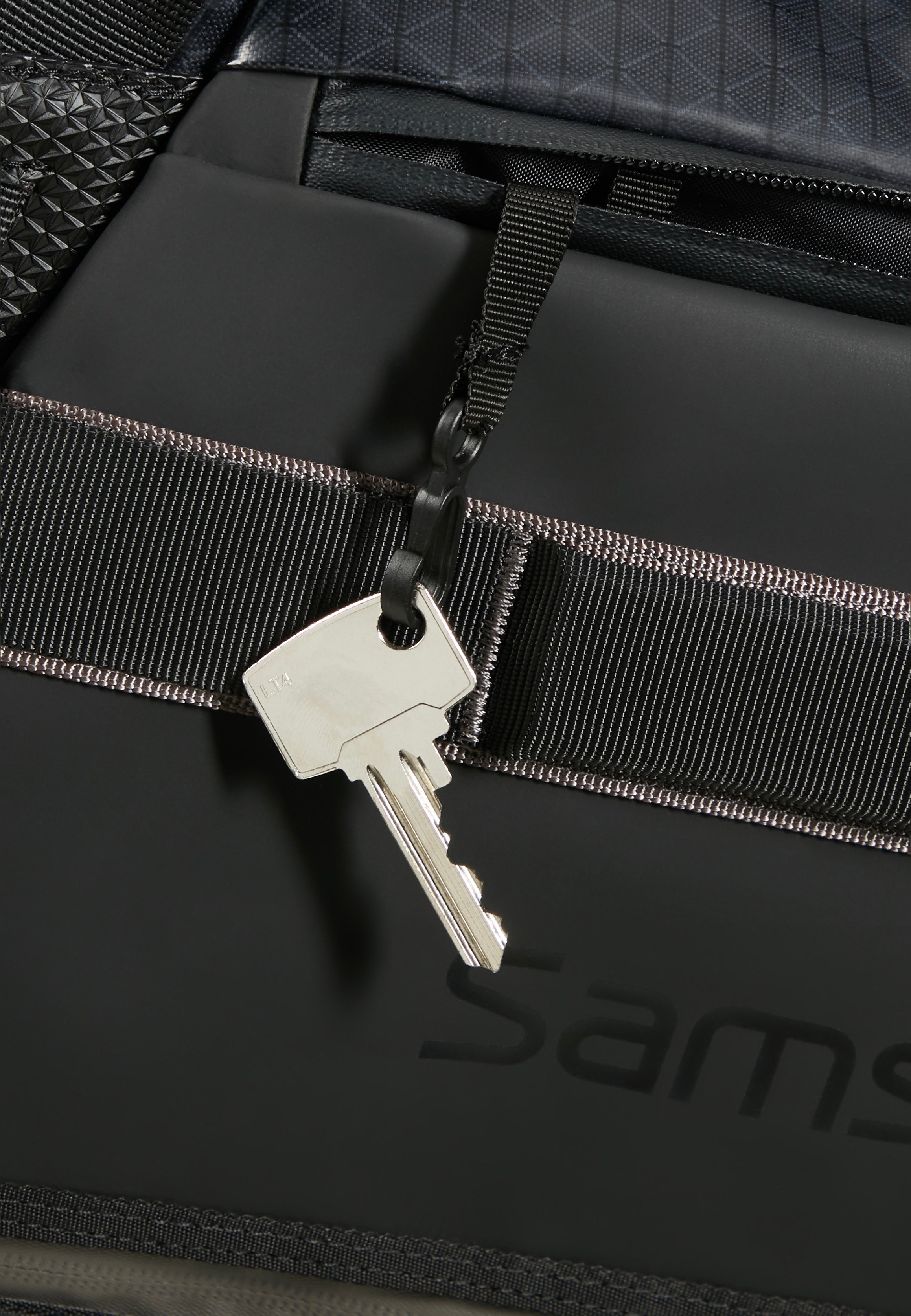 Samsonite Outtrax Duffle M Exp 70l/85l Slate Black Dufflebag