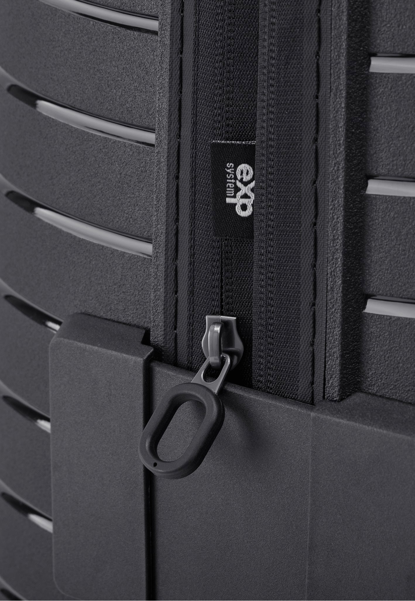 Stratic Novium ML Trolley M Black Suitcase