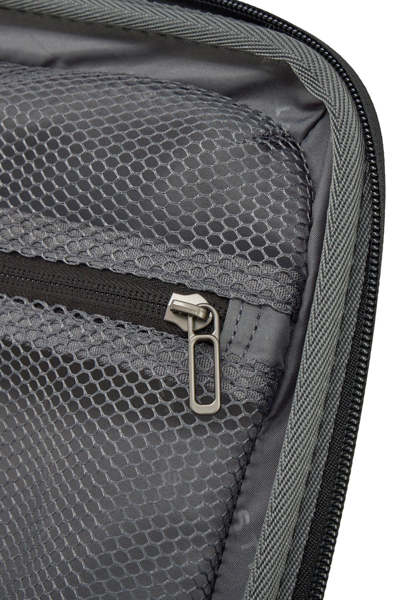 Stratic Novium ML Trolley M Black Suitcase