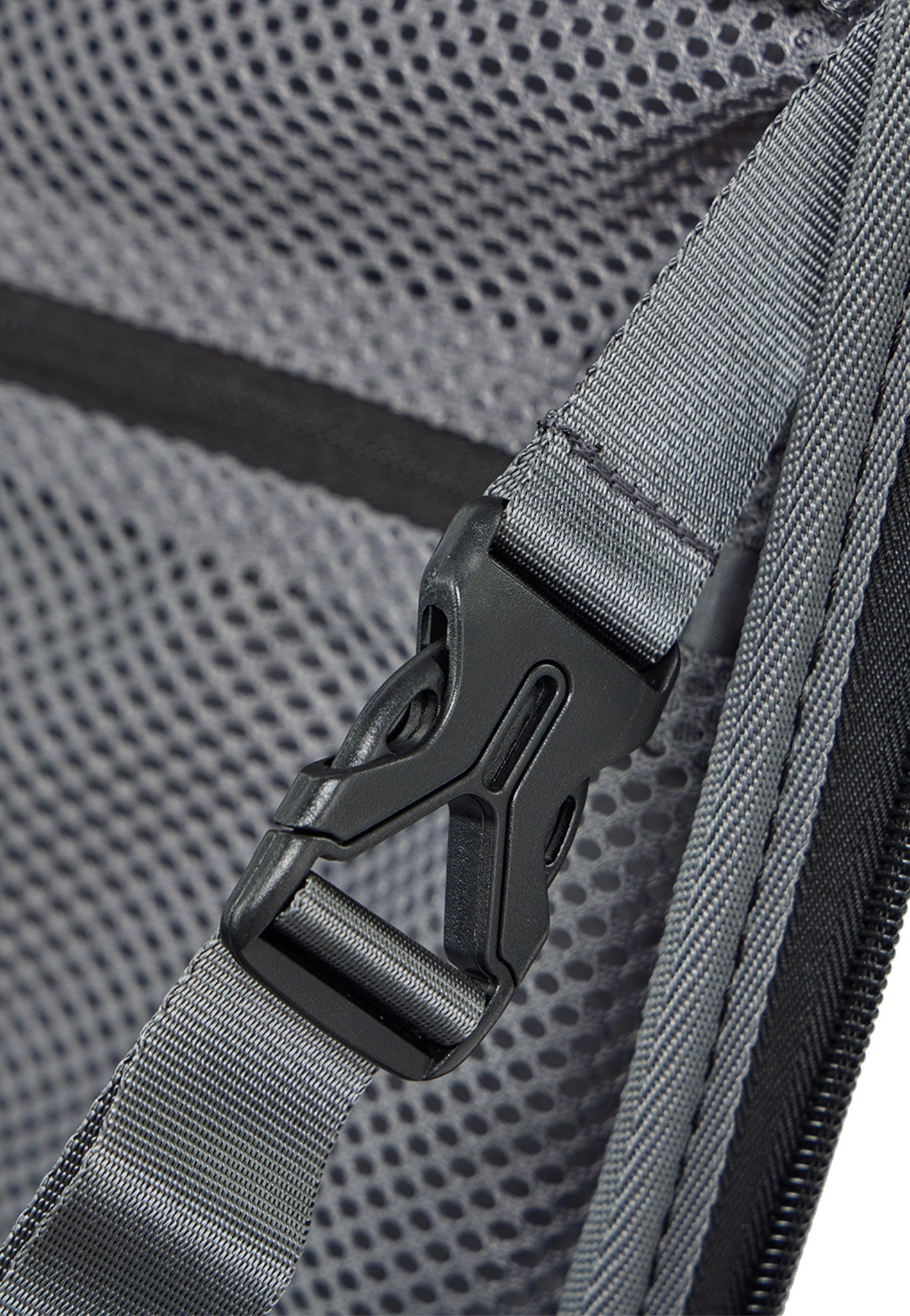 Stratic Phoenix ML Trolley M Black Suitcase