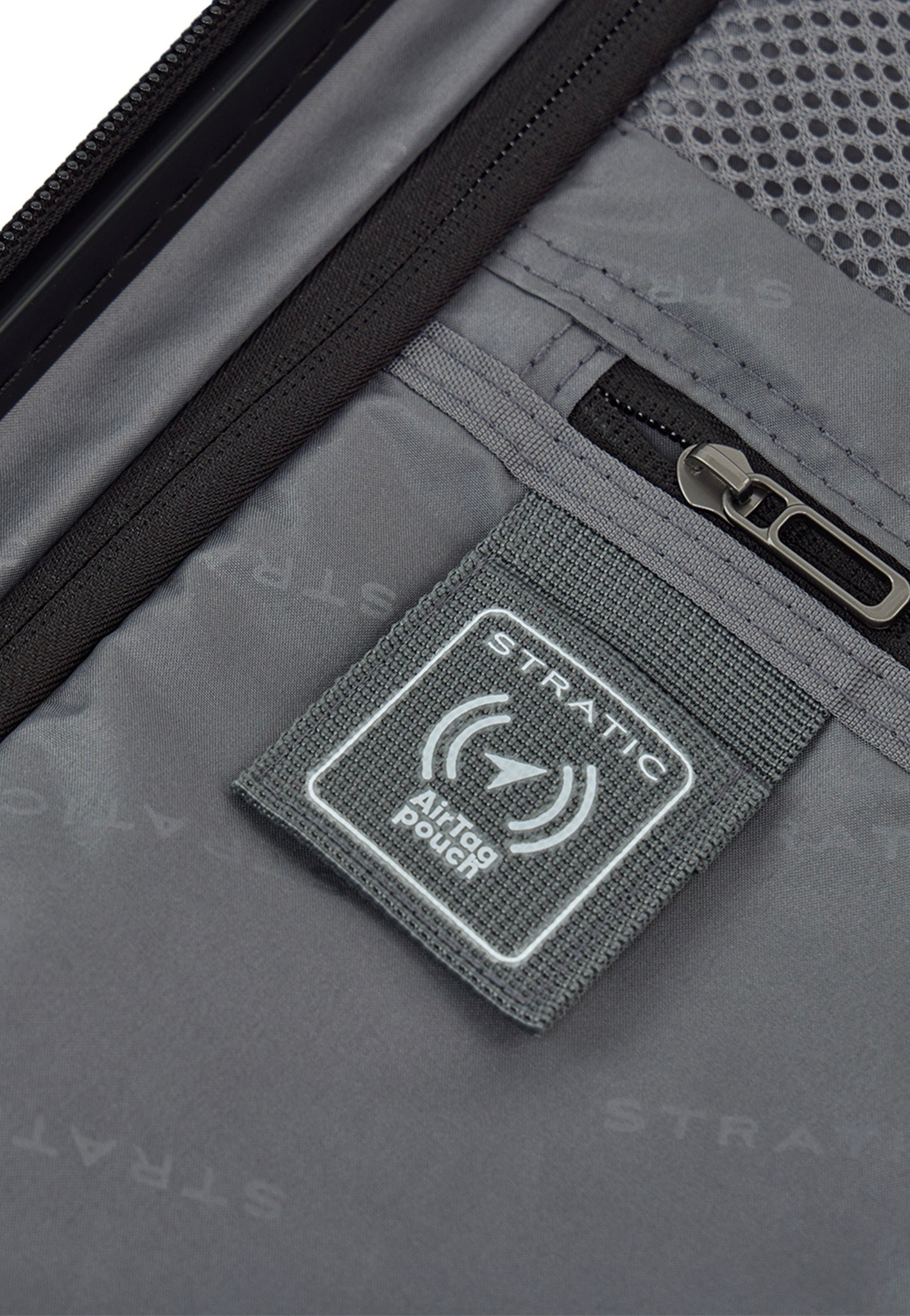 Stratic Phoenix ML Trolley M Black Suitcase
