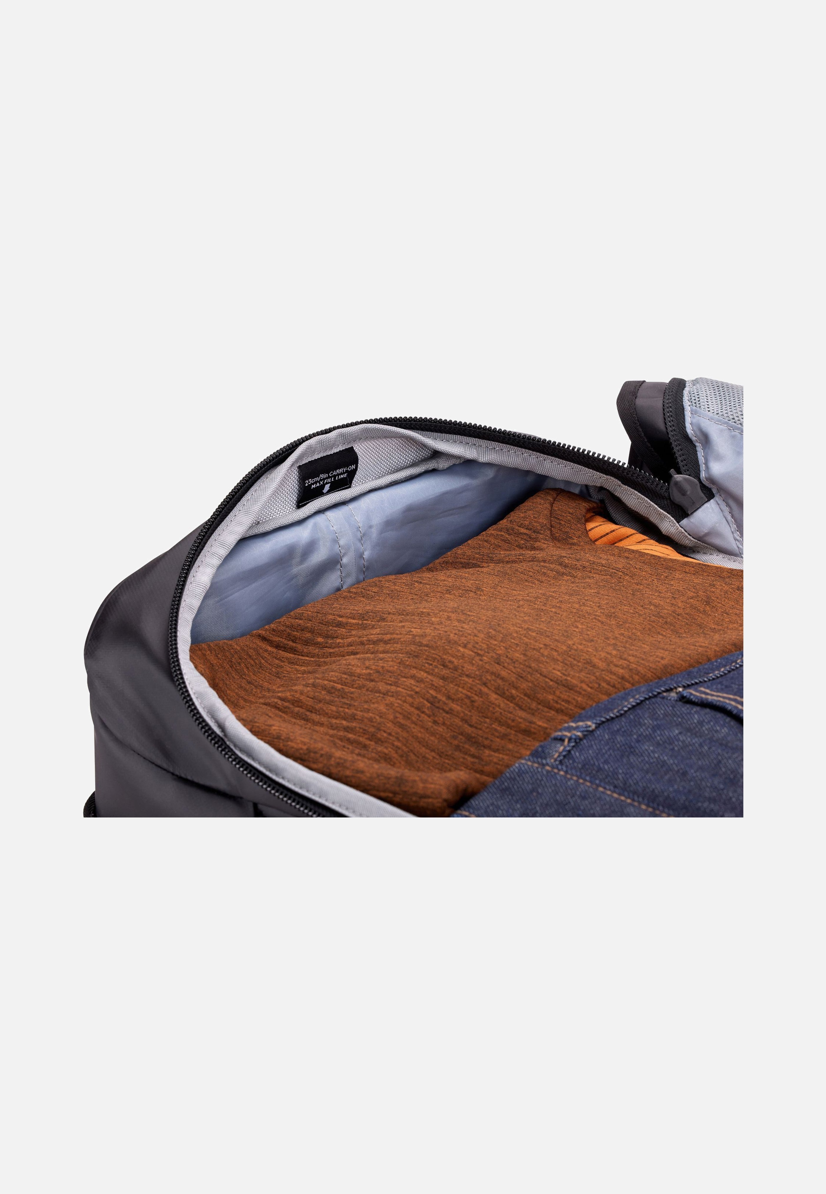 Thule Chasm Wheeled Carry-On Duffel Black Koffer