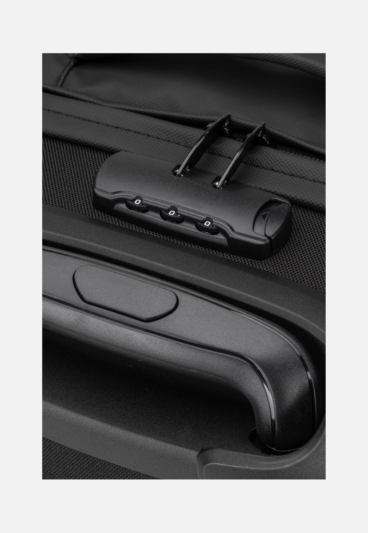 travelite Bolonia Wheeled Duffle M Black Reisetasche mit Rollen