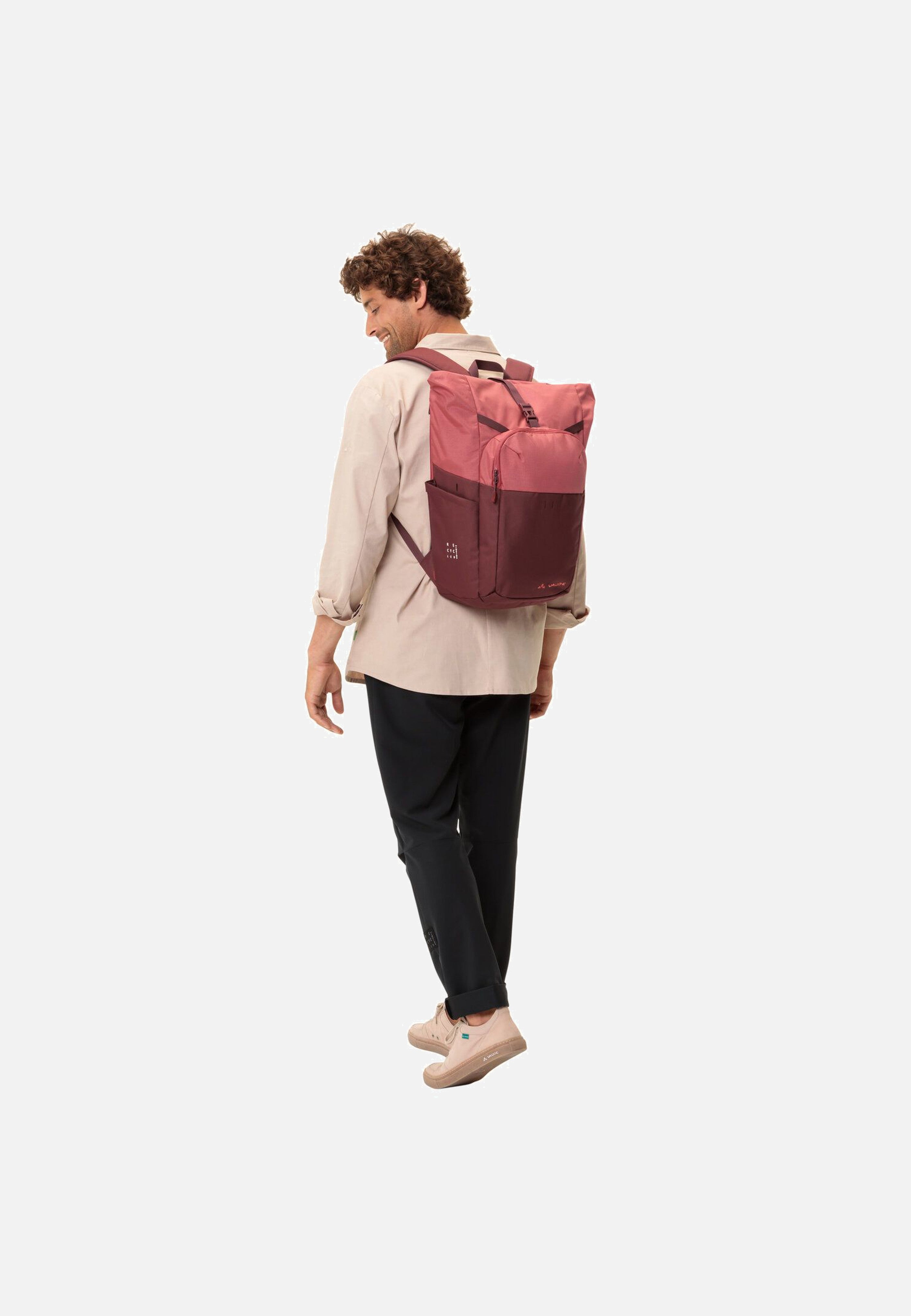 Vaude - Okab II Dark Cherry - Rolltop Backpack | Neutral-Image