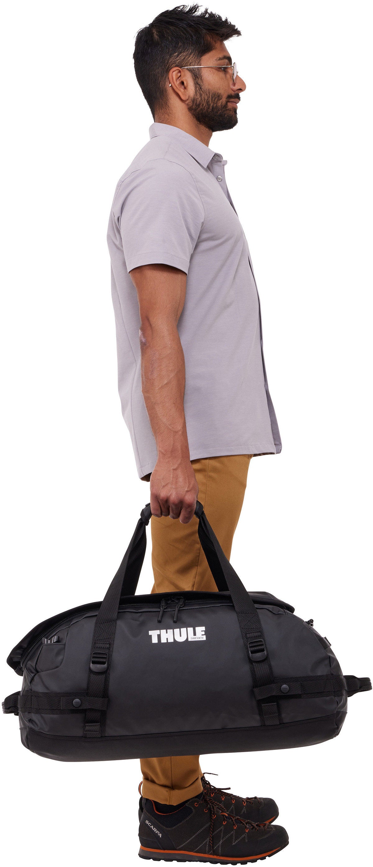 Thule Chasm 40L Black Dufflebag – Silhouettenansicht