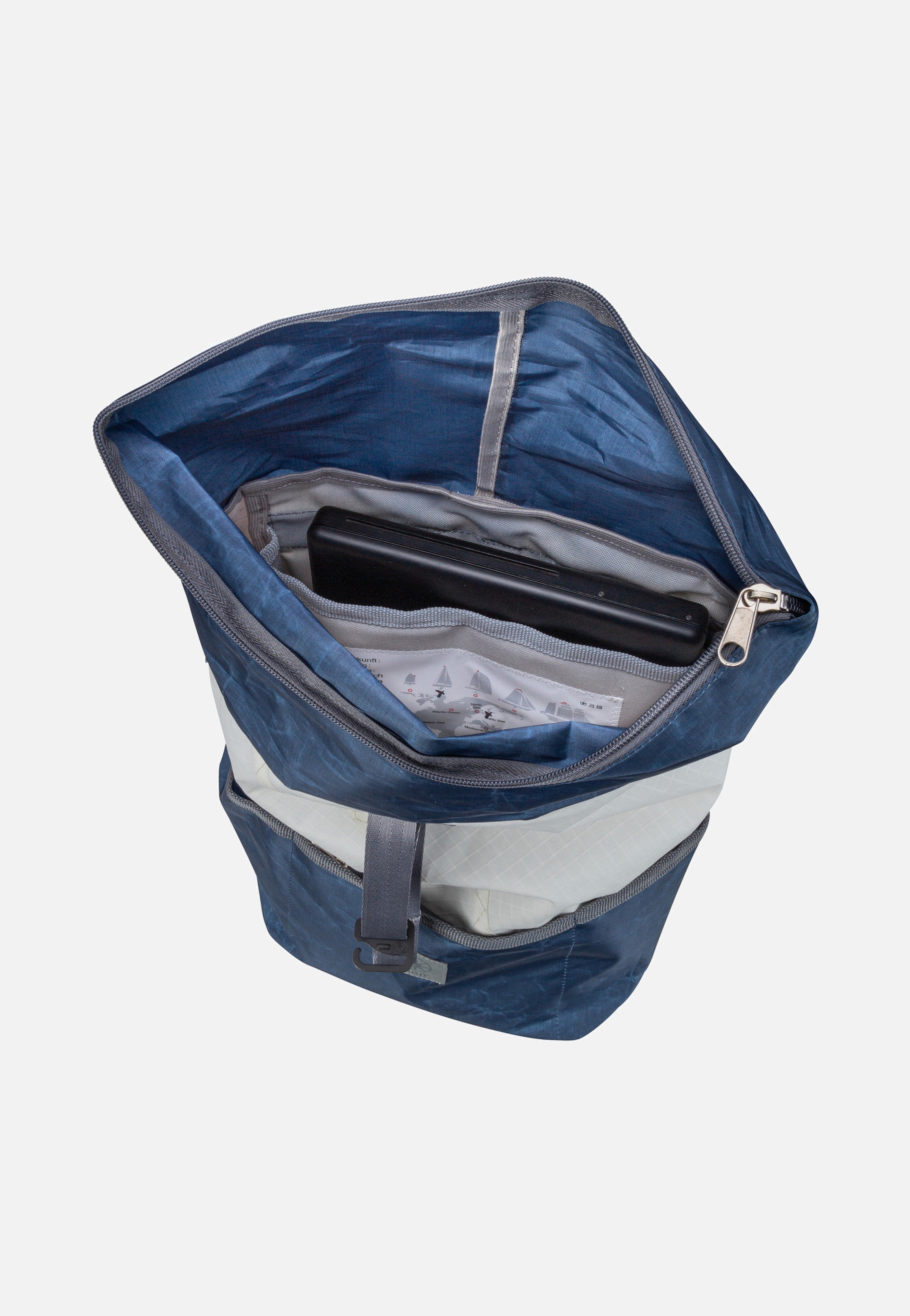 360Grad - Lotse Blau/Weiß - Rolltop Backpack | Neutral-Image