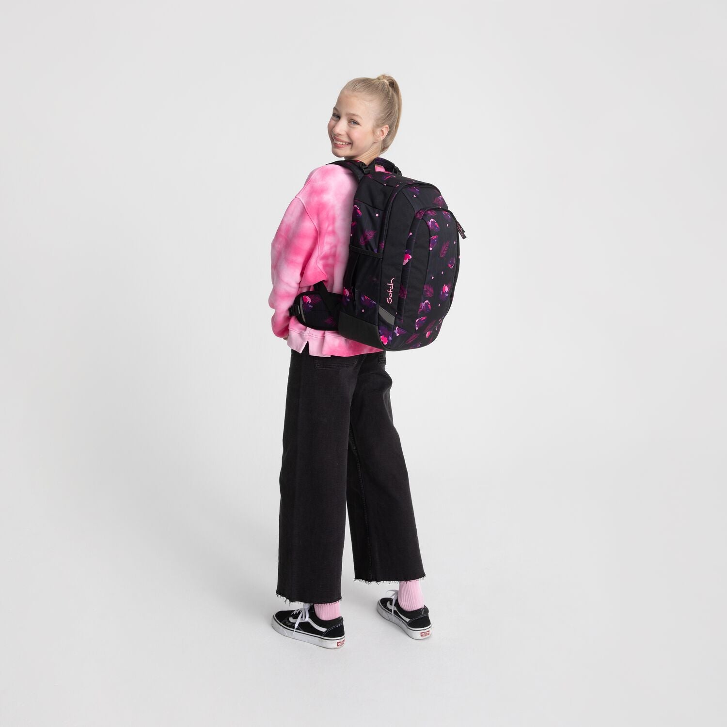 satch satch air 2024 Blackjack Rucksack – Silhouettenansicht