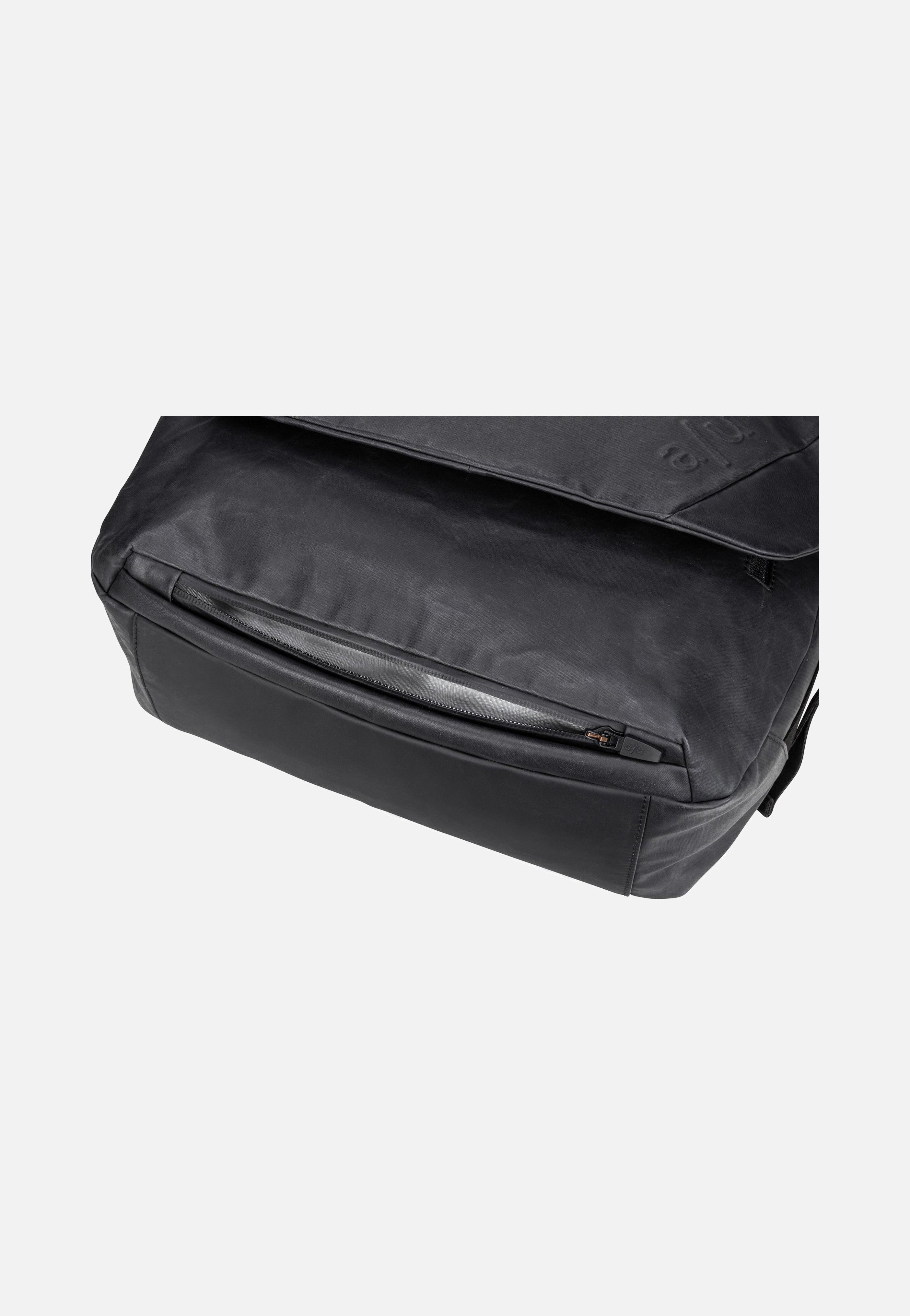 aunts & uncles Yamakuni RE Black Messenger Bag