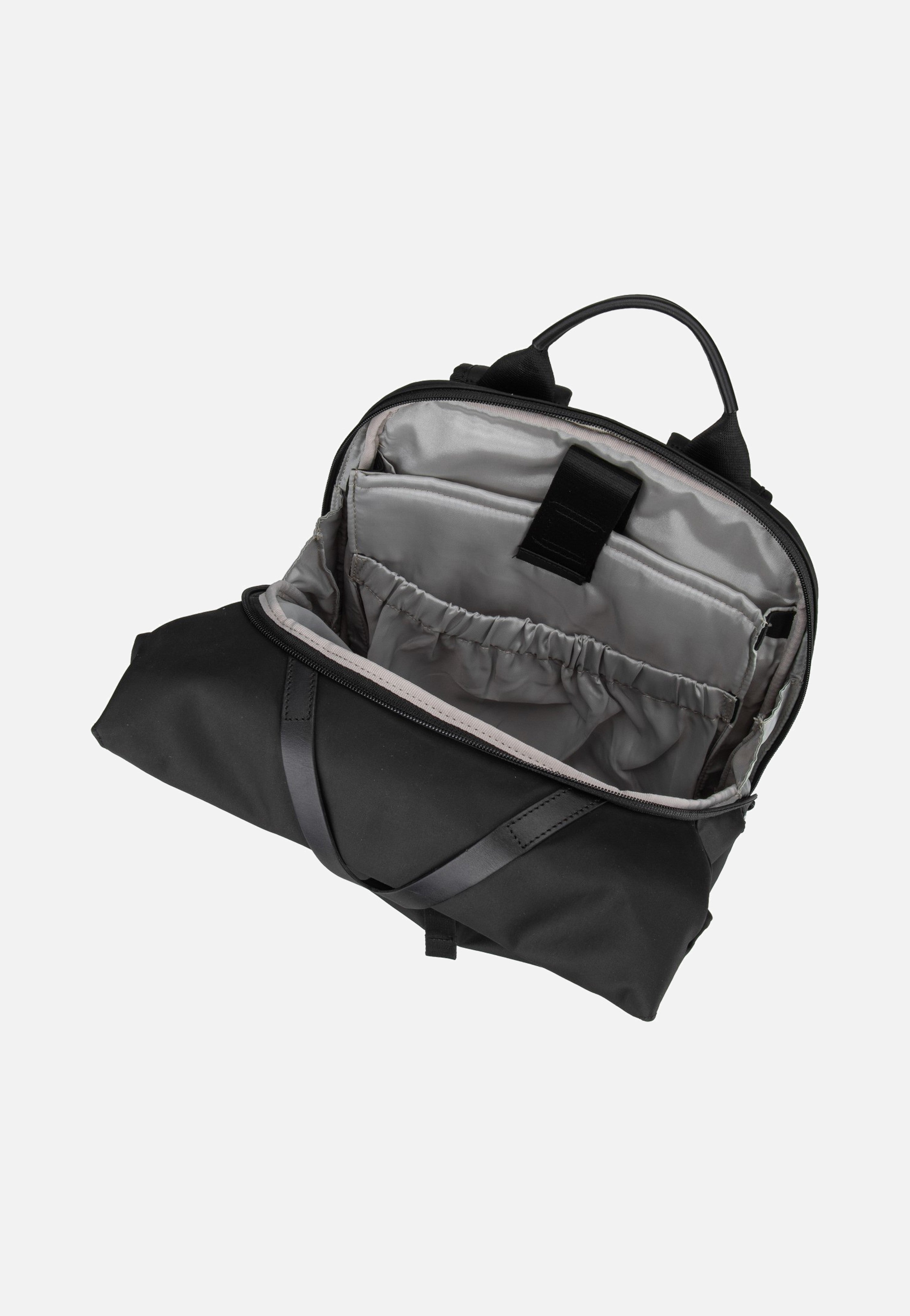 aunts & uncles - Tama Re Black - Backpack | Neutral-Image