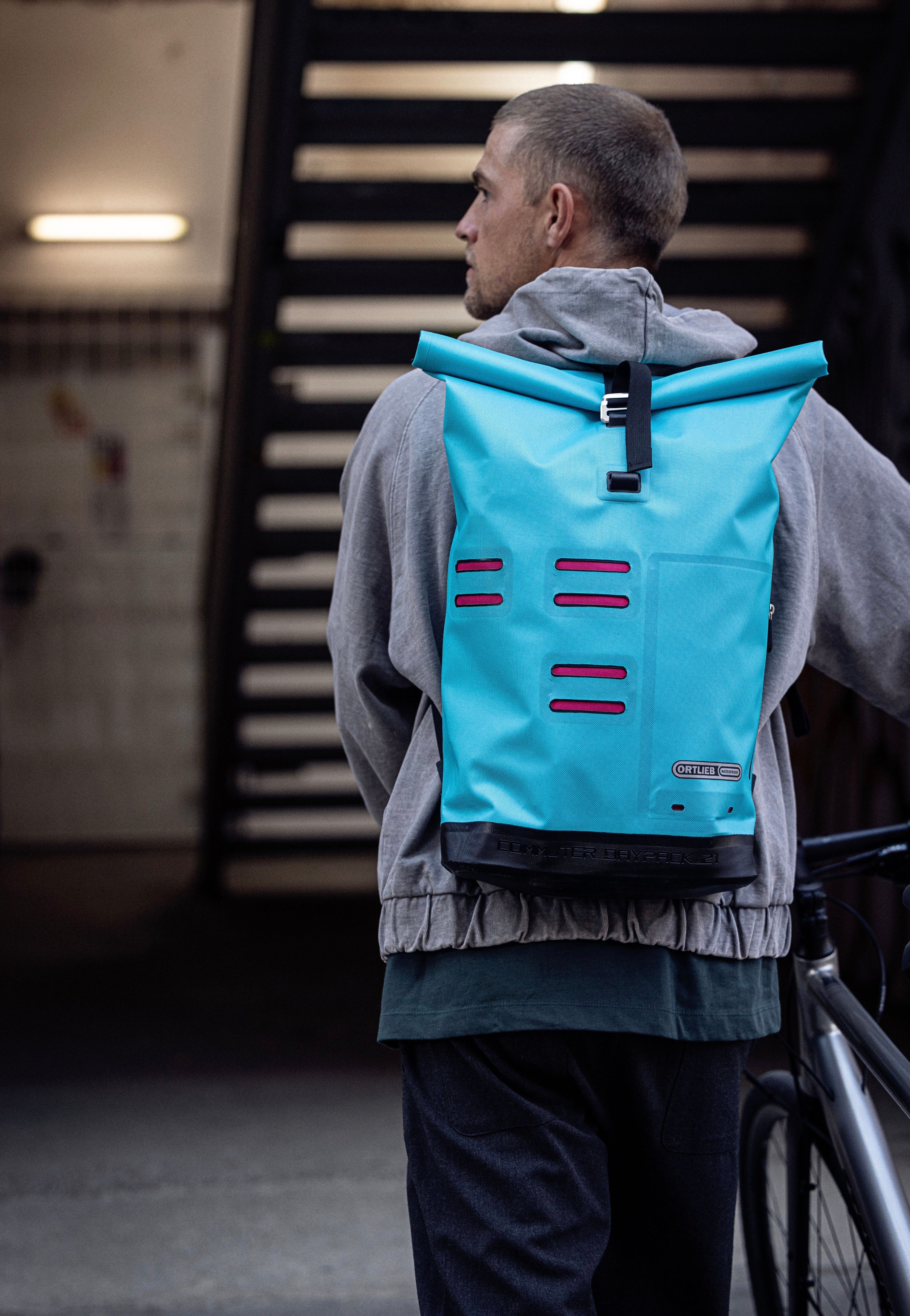 ORTLIEB - Commuter Daypack Cyber 21L Cyber Blue/Pink - Rolltop Backpack | Neutral-Image