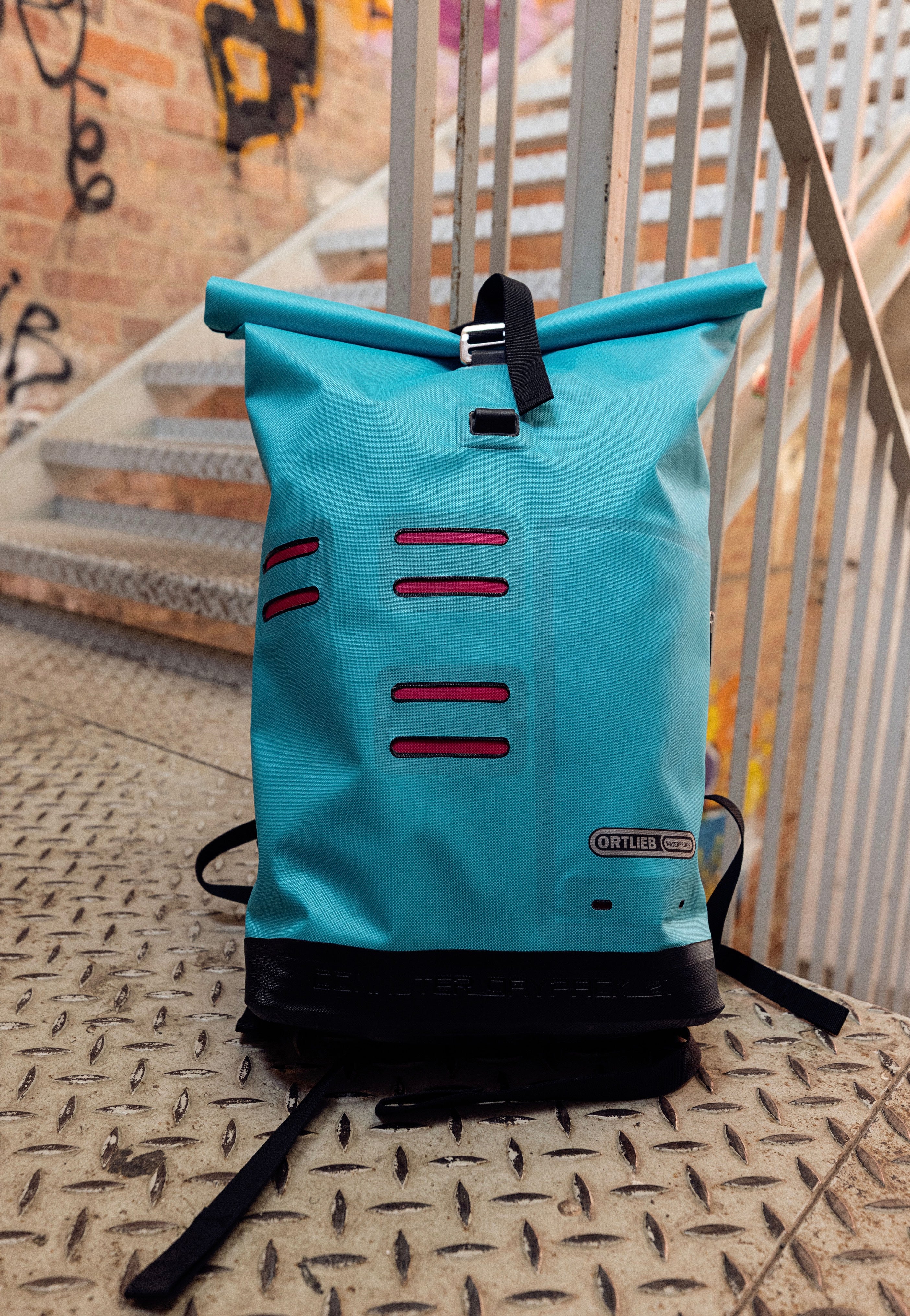 ORTLIEB - Commuter Daypack Cyber 21L Cyber Blue/Pink - Rolltop Backpack | Neutral-Image
