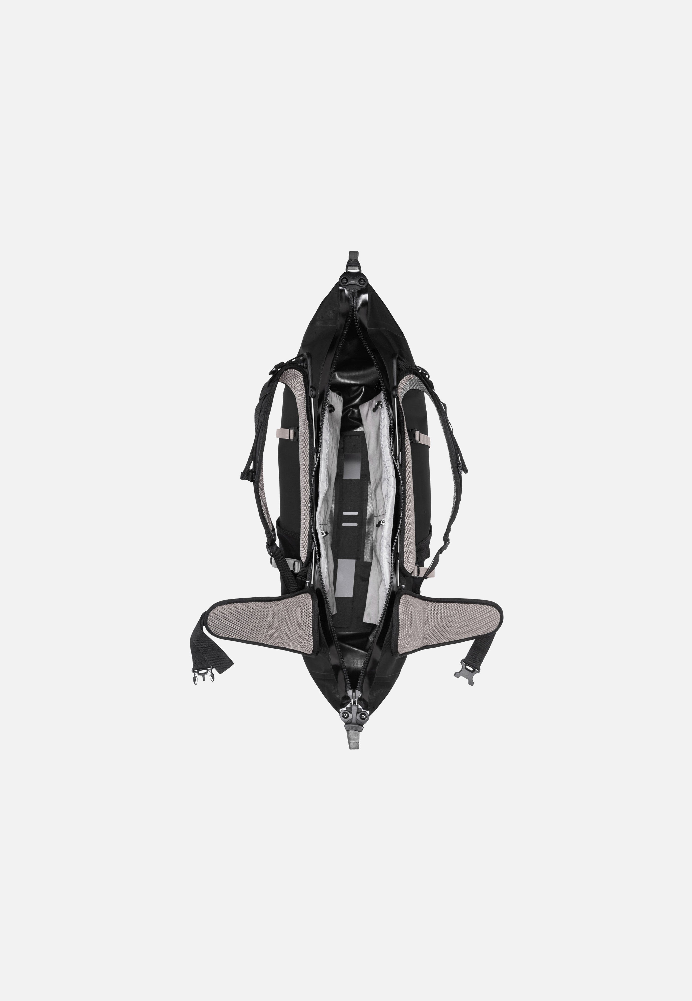ORTLIEB - Atrack 35L Schwarz - Travel Backpack | Neutral-Image