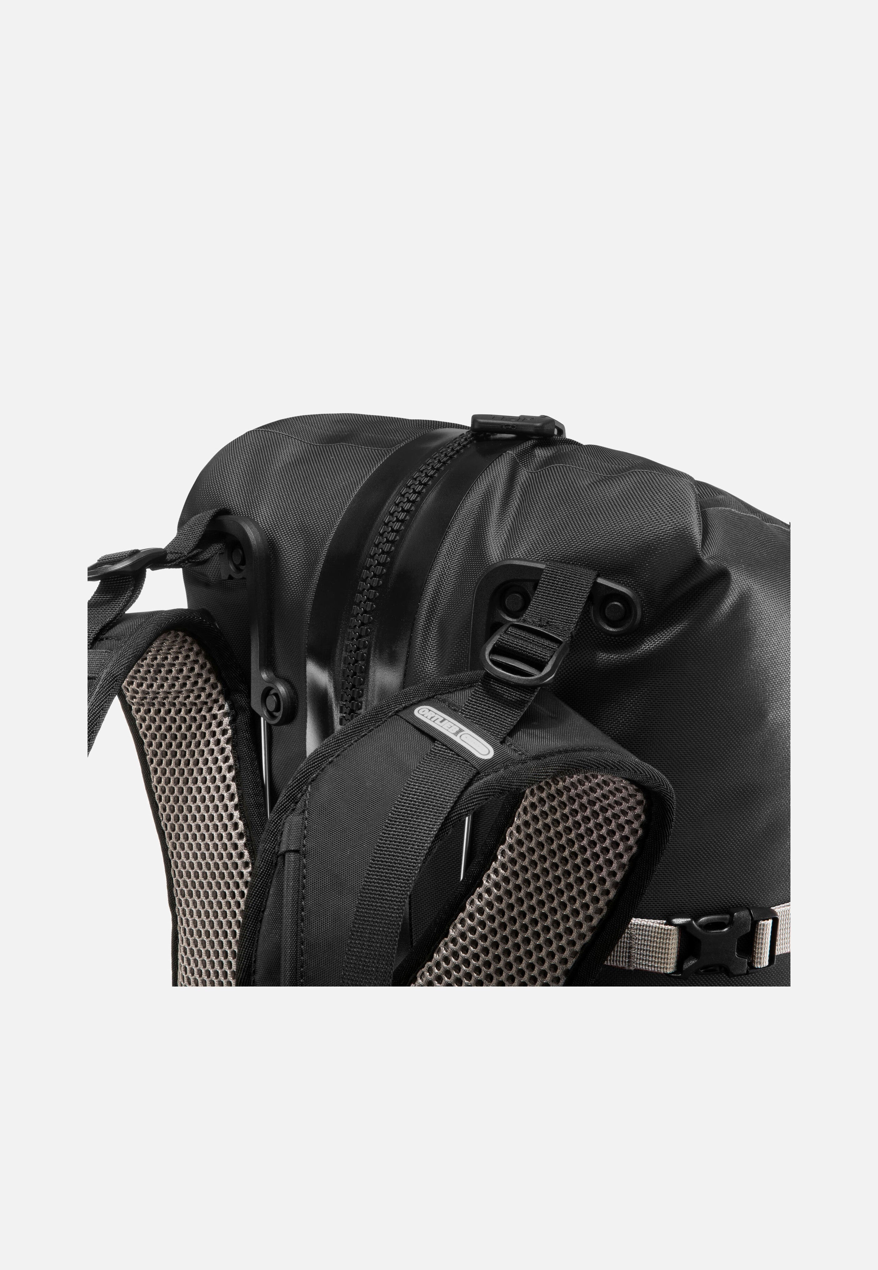 ORTLIEB - Atrack 45L Schwarz - Travel Backpack | Neutral-Image