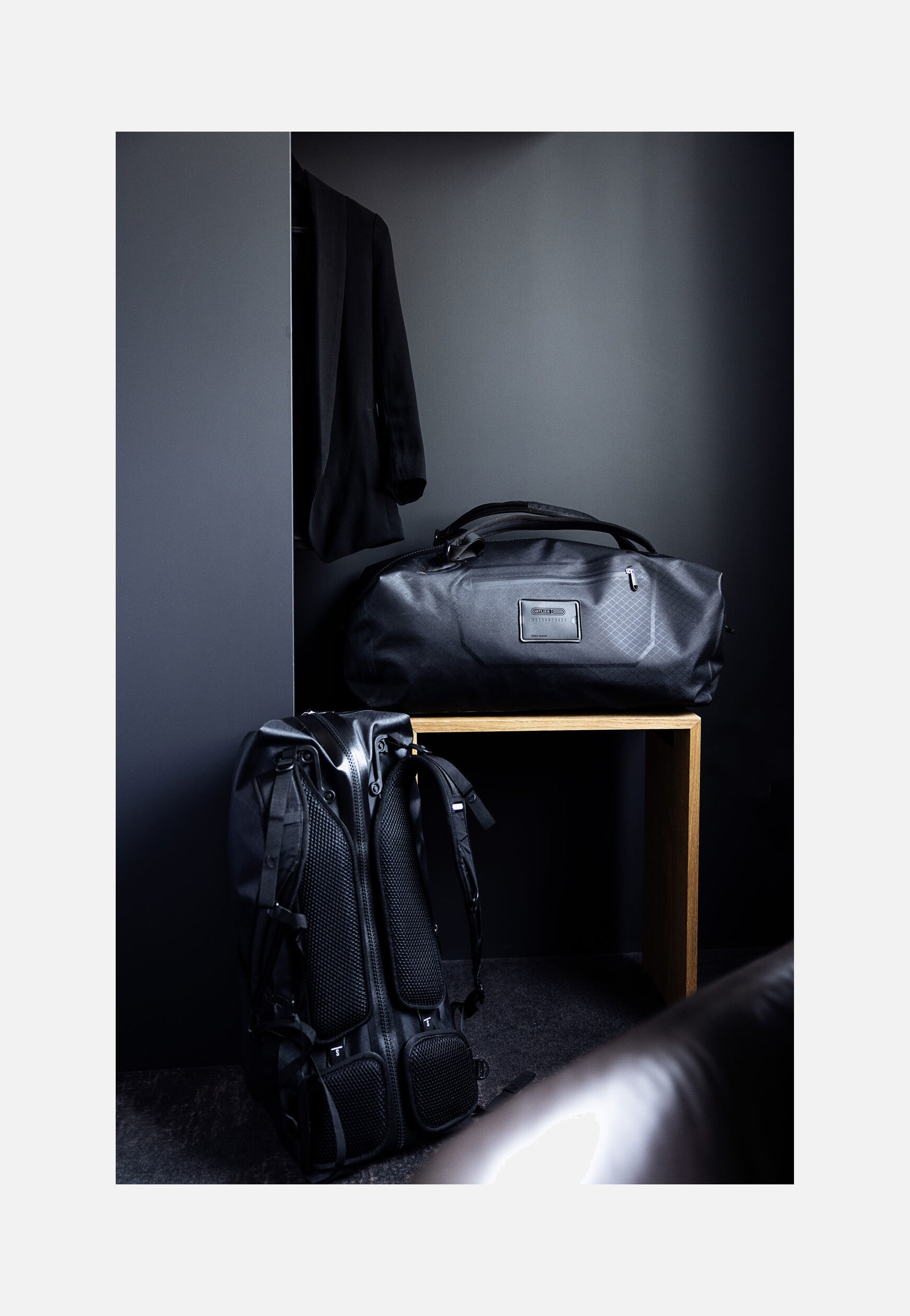 ORTLIEB - Atrack Metrosphere 34 Black Embossed - Travel Backpack | Neutral-Image