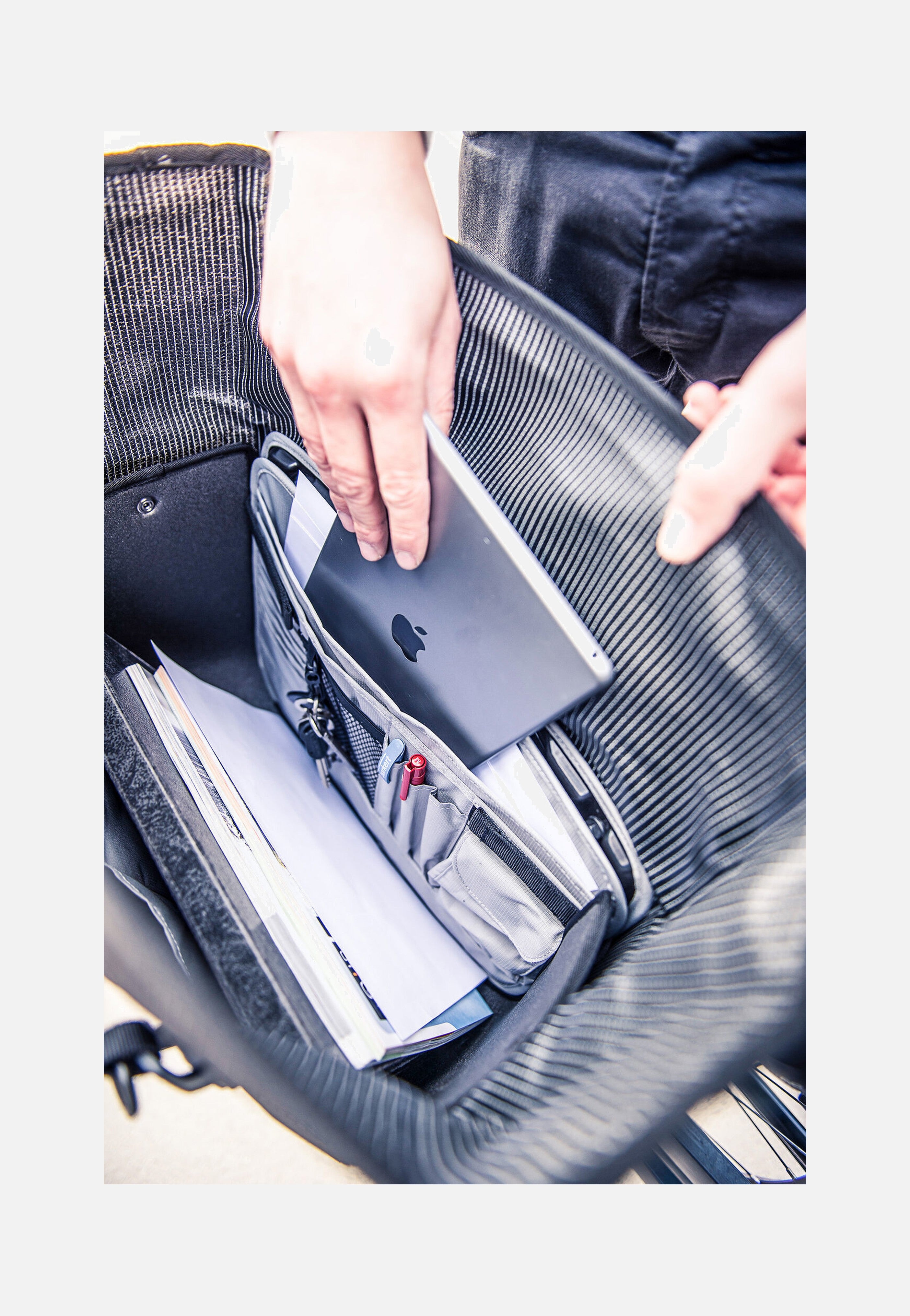 ORTLIEB - Office-Bag High Visibility QL2.1 Schwarz Reflex - Bike Bag | Neutral-Image