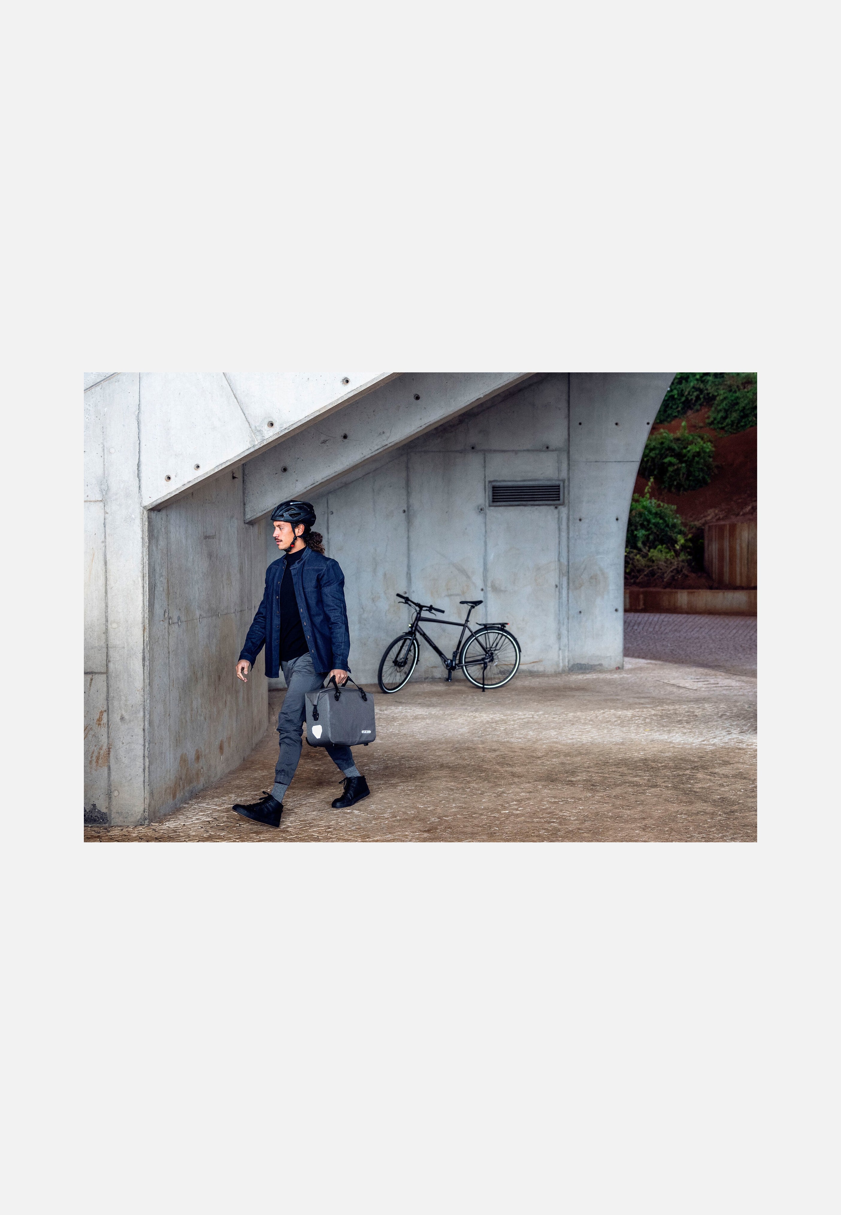 ORTLIEB - Office-Bag Urban QL2.1 Pepper - Bike Bag | Neutral-Image