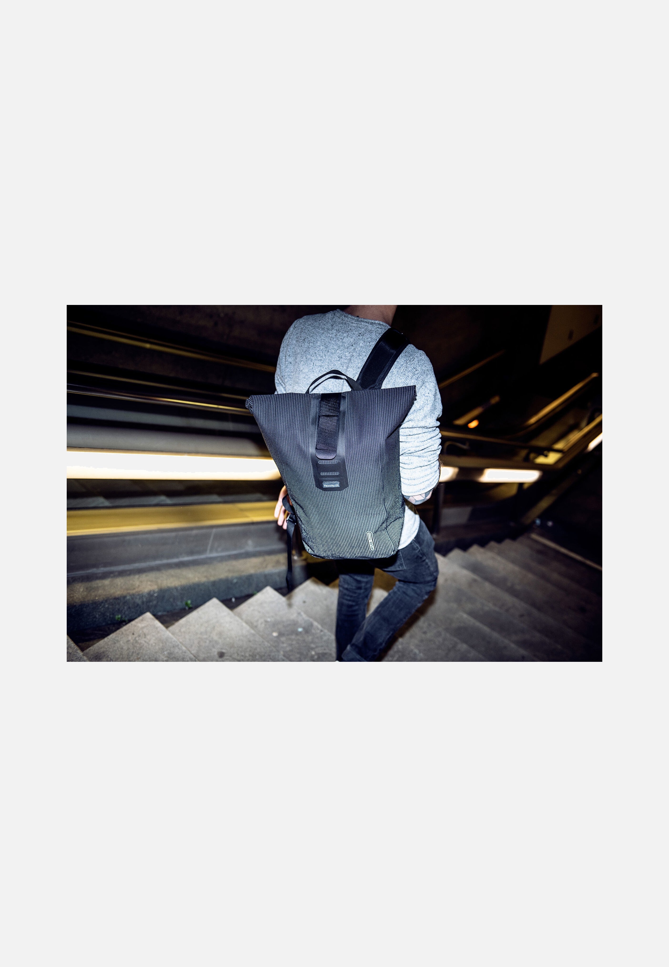 ORTLIEB - Velocity High Visibility Schwarz Reflex - Rolltop Backpack | Neutral-Image