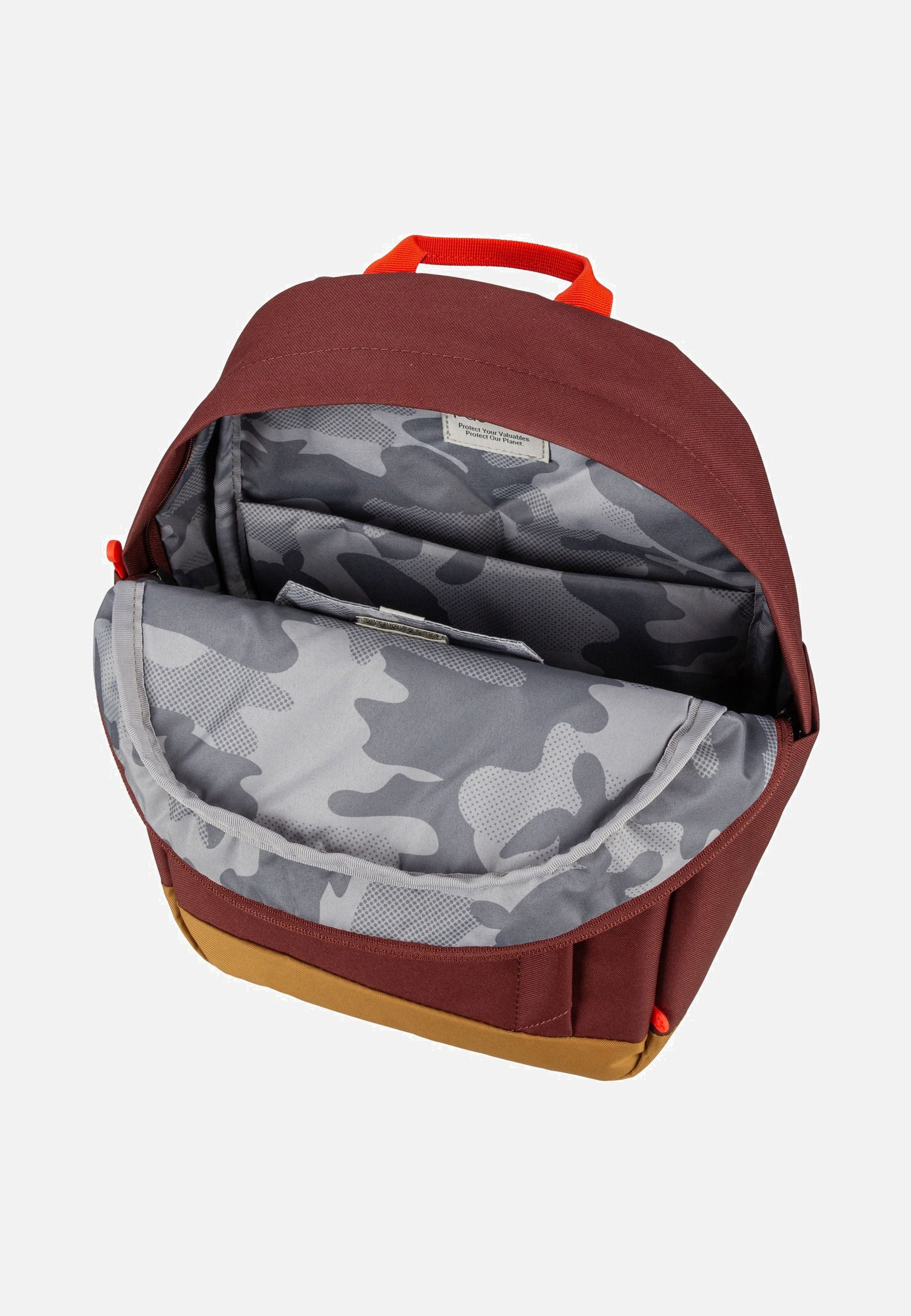 Pacsafe - GO 15L Garnet Red - Backpack | Neutral-Image