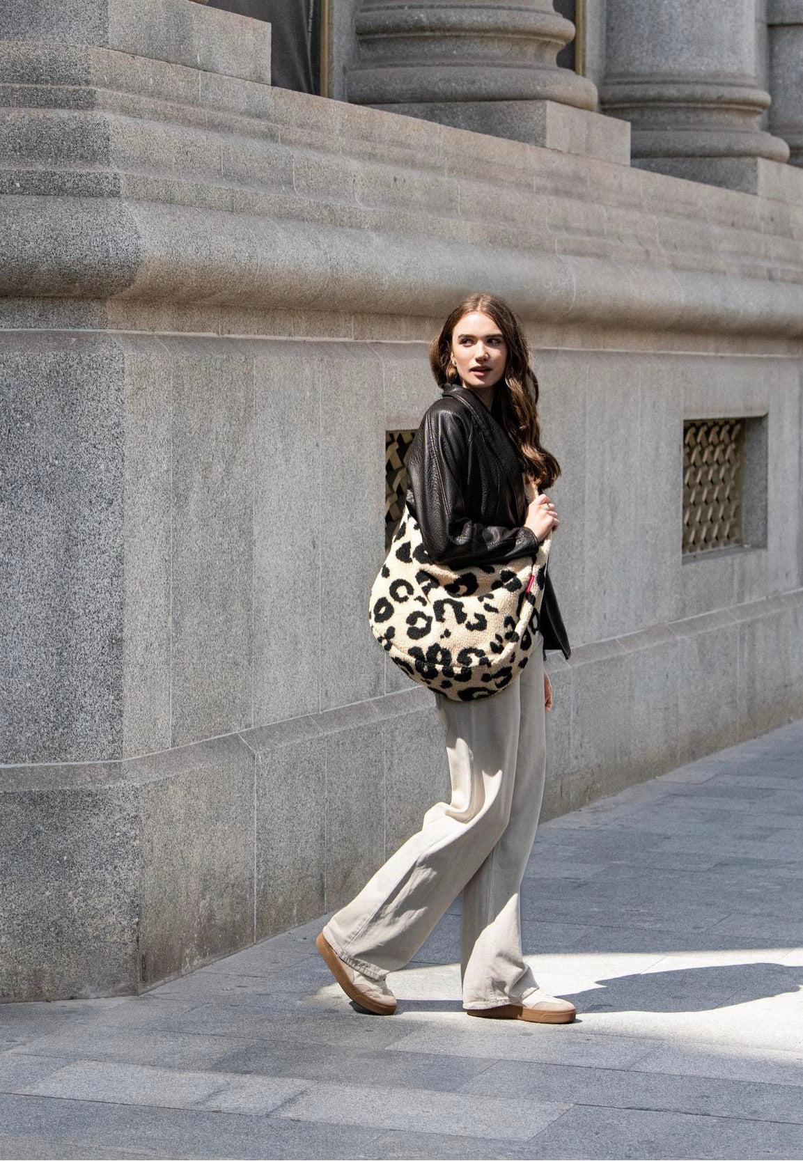 reisenthel Moonbag Teddy Leo Cream Hobo Bag