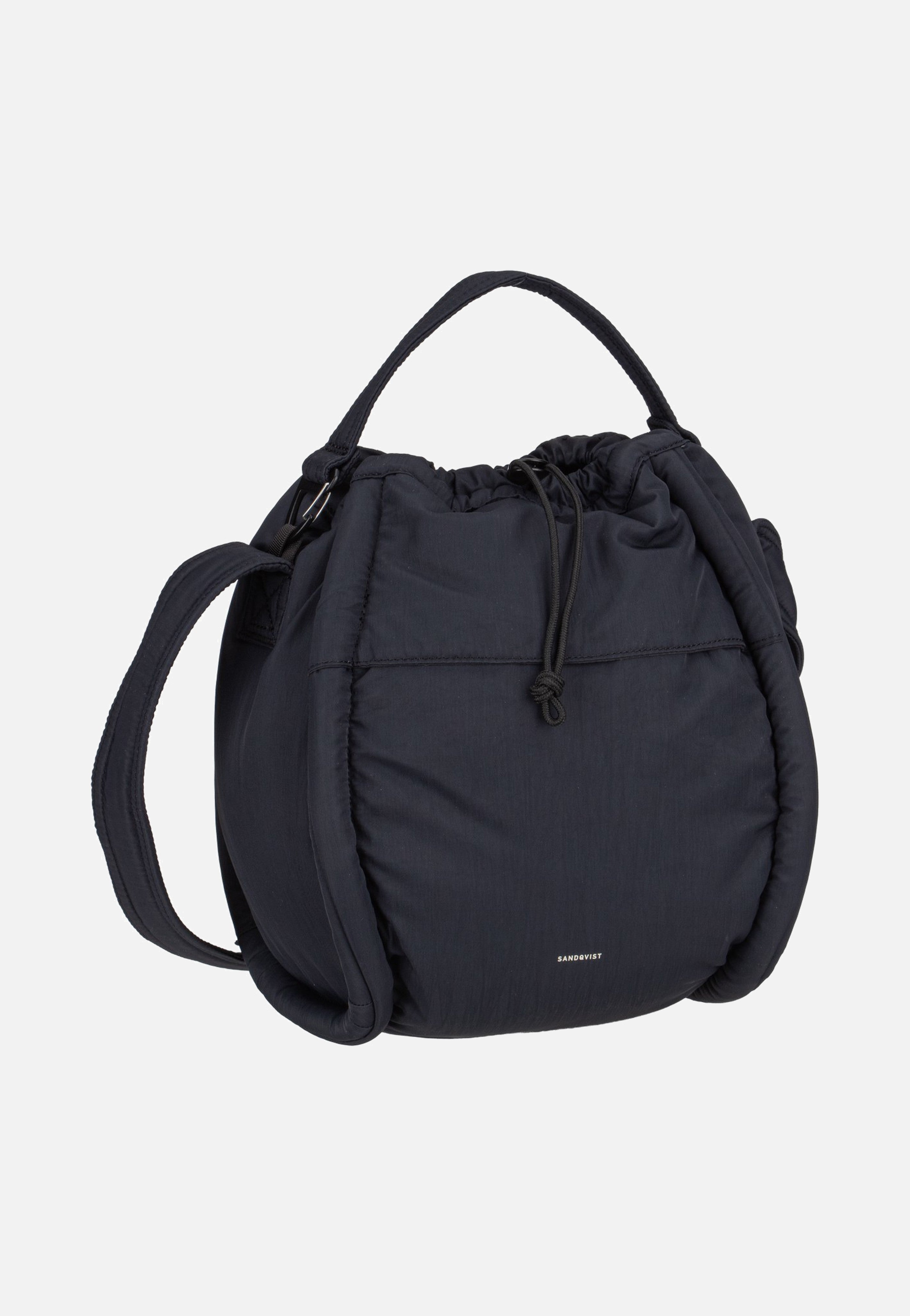 Sandqvist - Curve Bucket Black - Bucket Bag | Neutral-Image