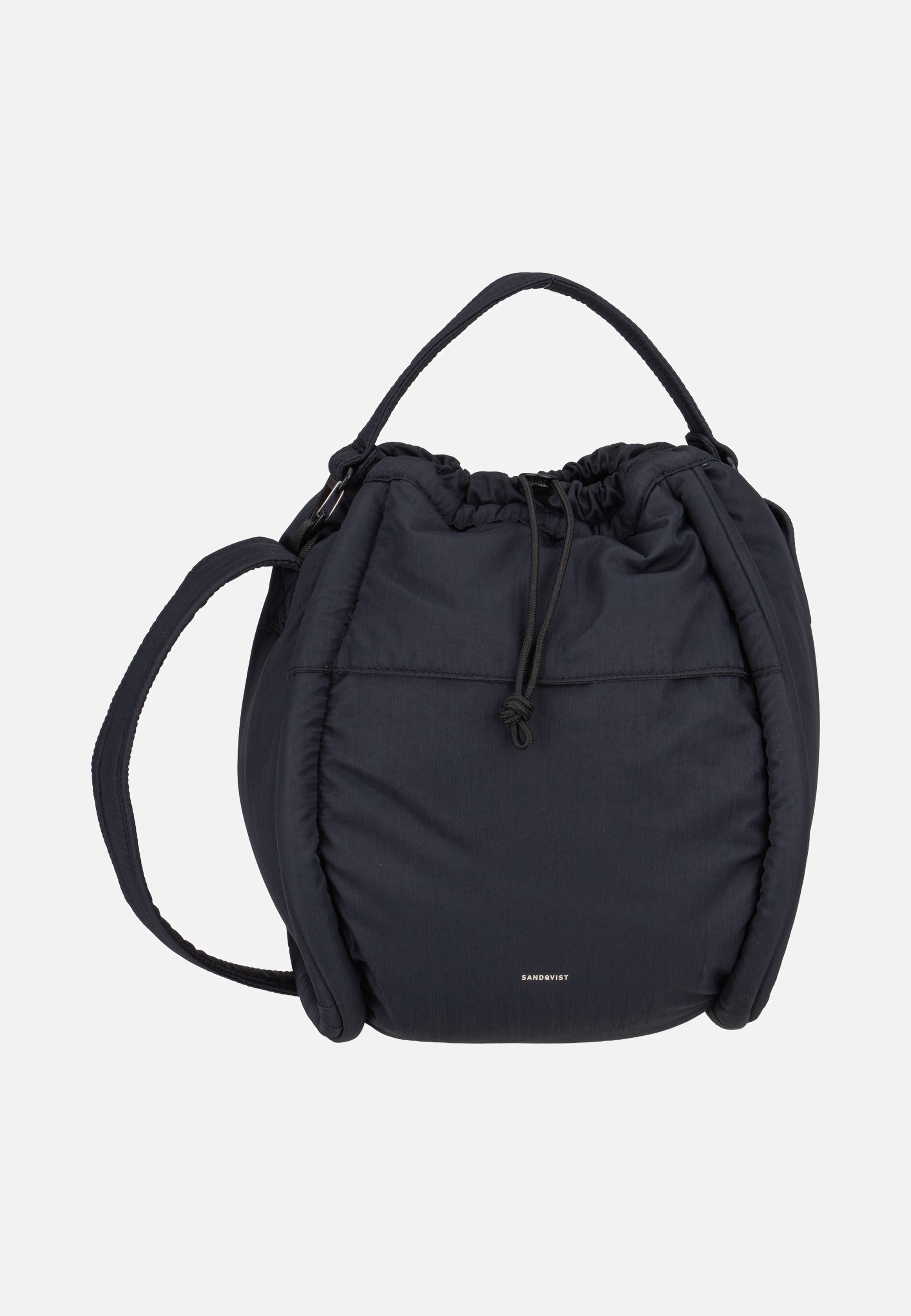 Sandqvist - Curve Bucket Black - Bucket Bag | Neutral-Image