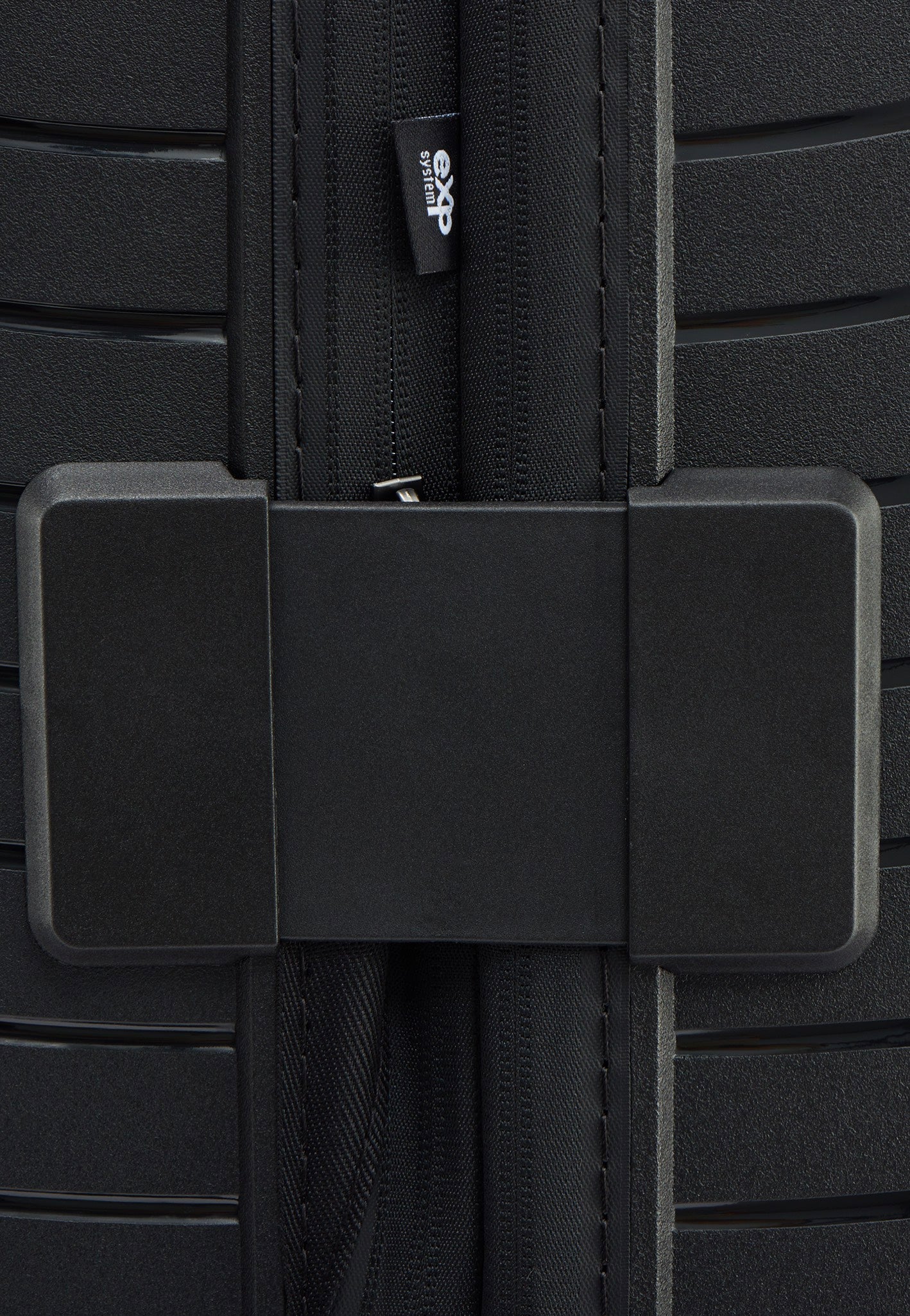 Stratic Novium ML Trolley M Black Suitcase