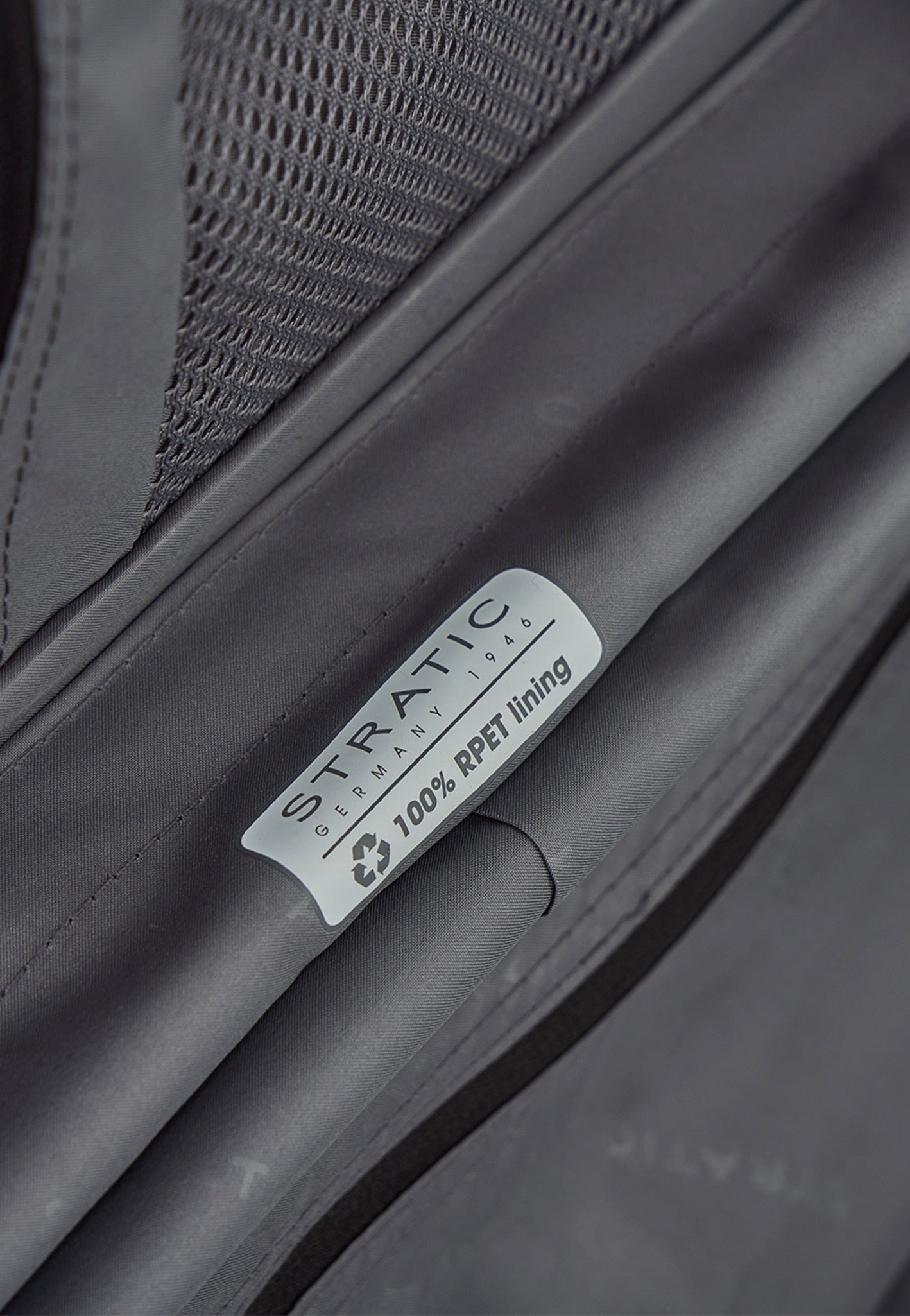 Stratic Phoenix ML Trolley S Black Suitcase