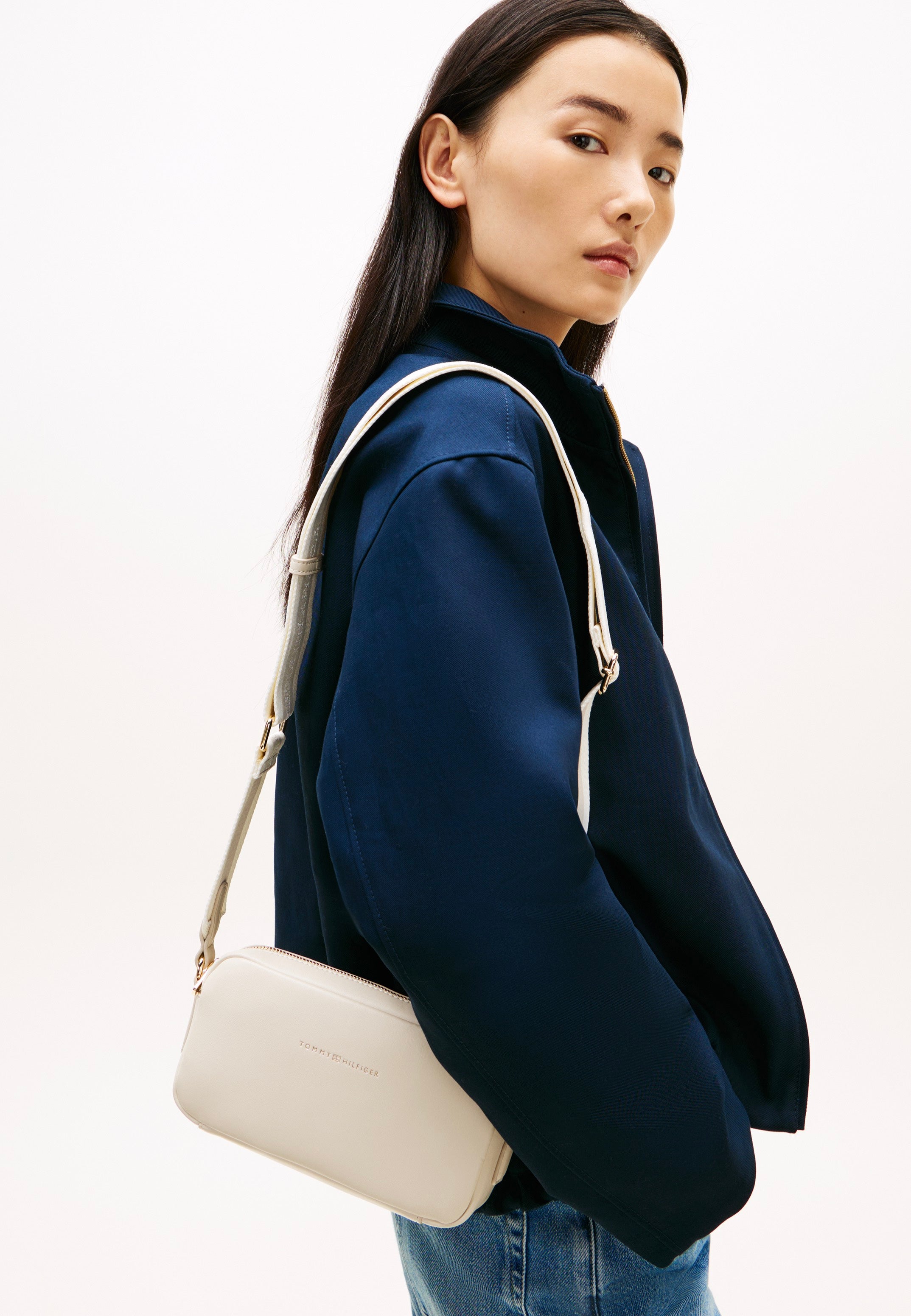 Tommy Hilfiger - TH Essential Camera Soft Cream - Crossbody Bag | Women-Image