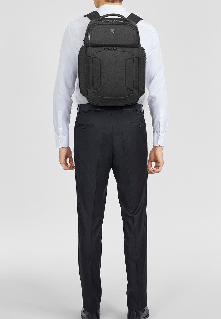 Victorinox - Werks Traveler 7.0 Deluxe Black - Backpack | Neutral-Image